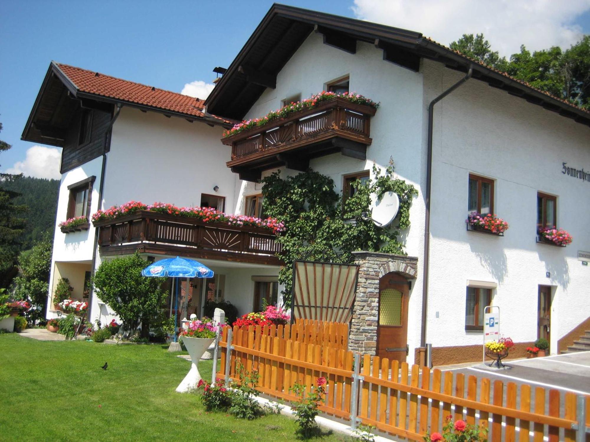 Gaestehaus Sonnenheim Thaur Exterior foto
